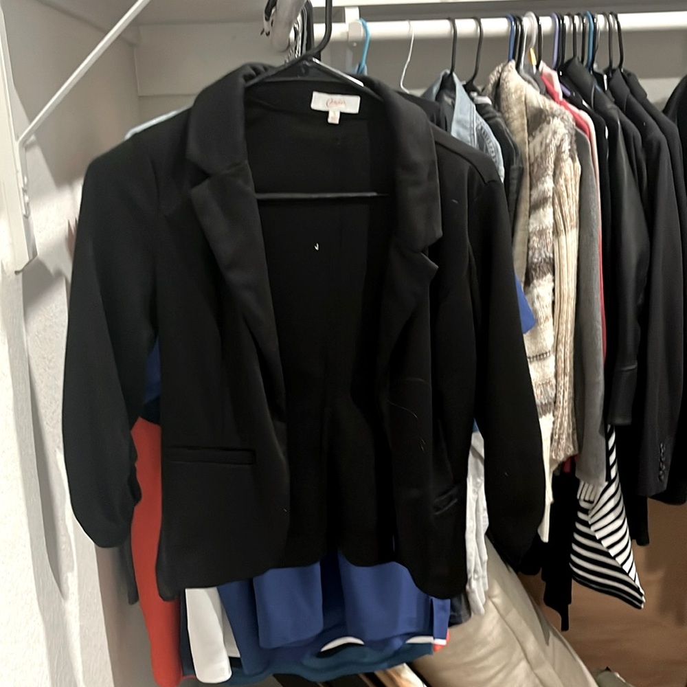 small candies, blazer/suit jacket.